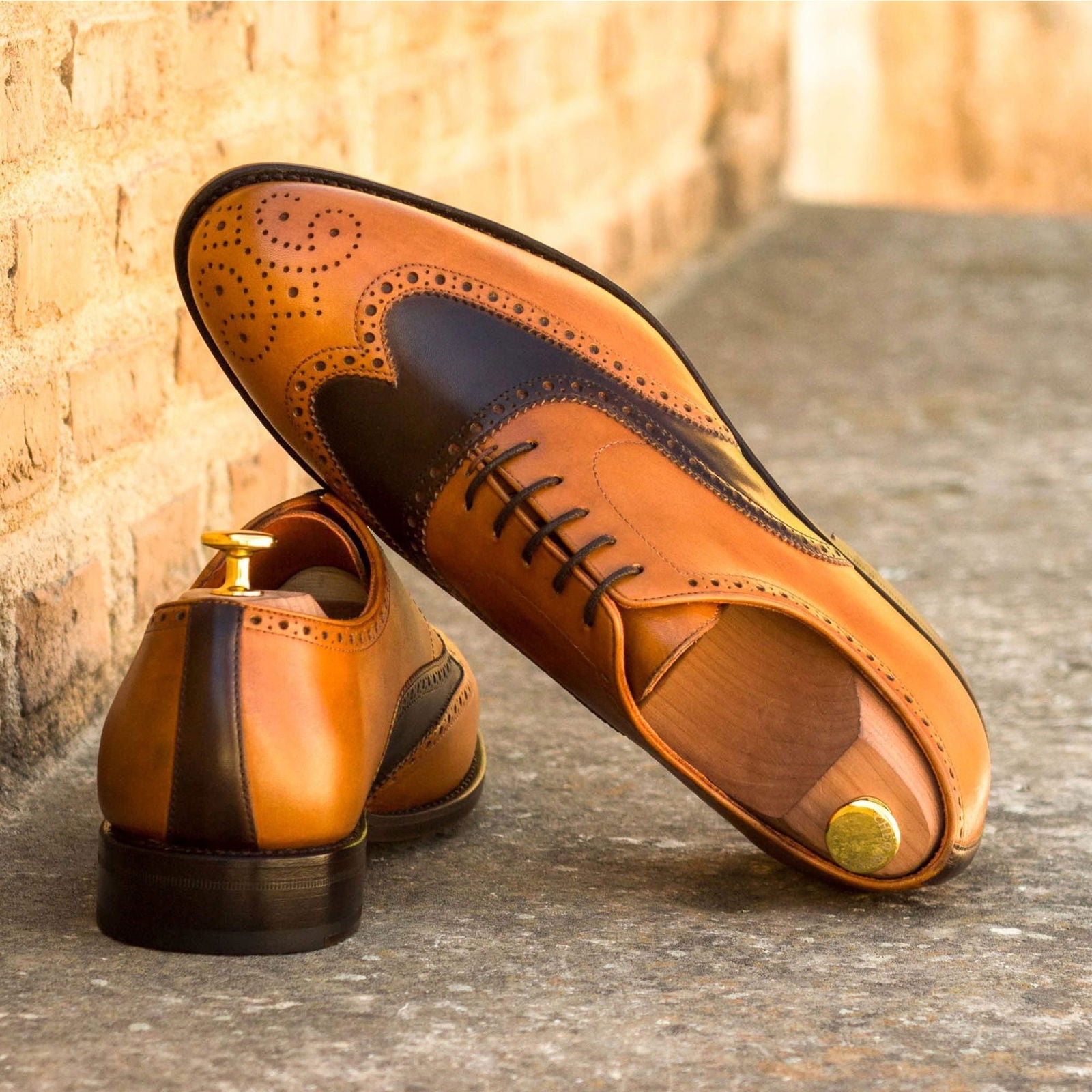 Brogue Shoes BITANDA - Milanese Leather