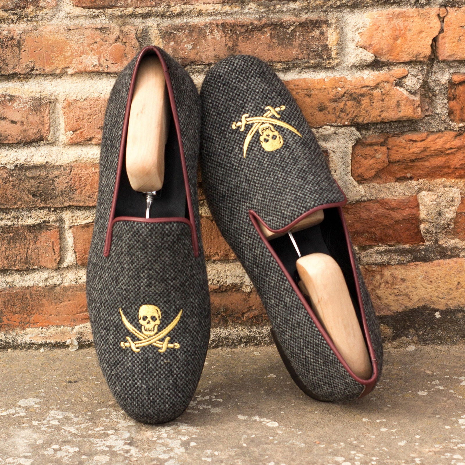 Embroidered Albert Slippers SKULL - Milanese Leather